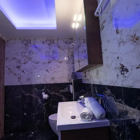 Luxe Suite, Achilles' Private Getaway Apartment